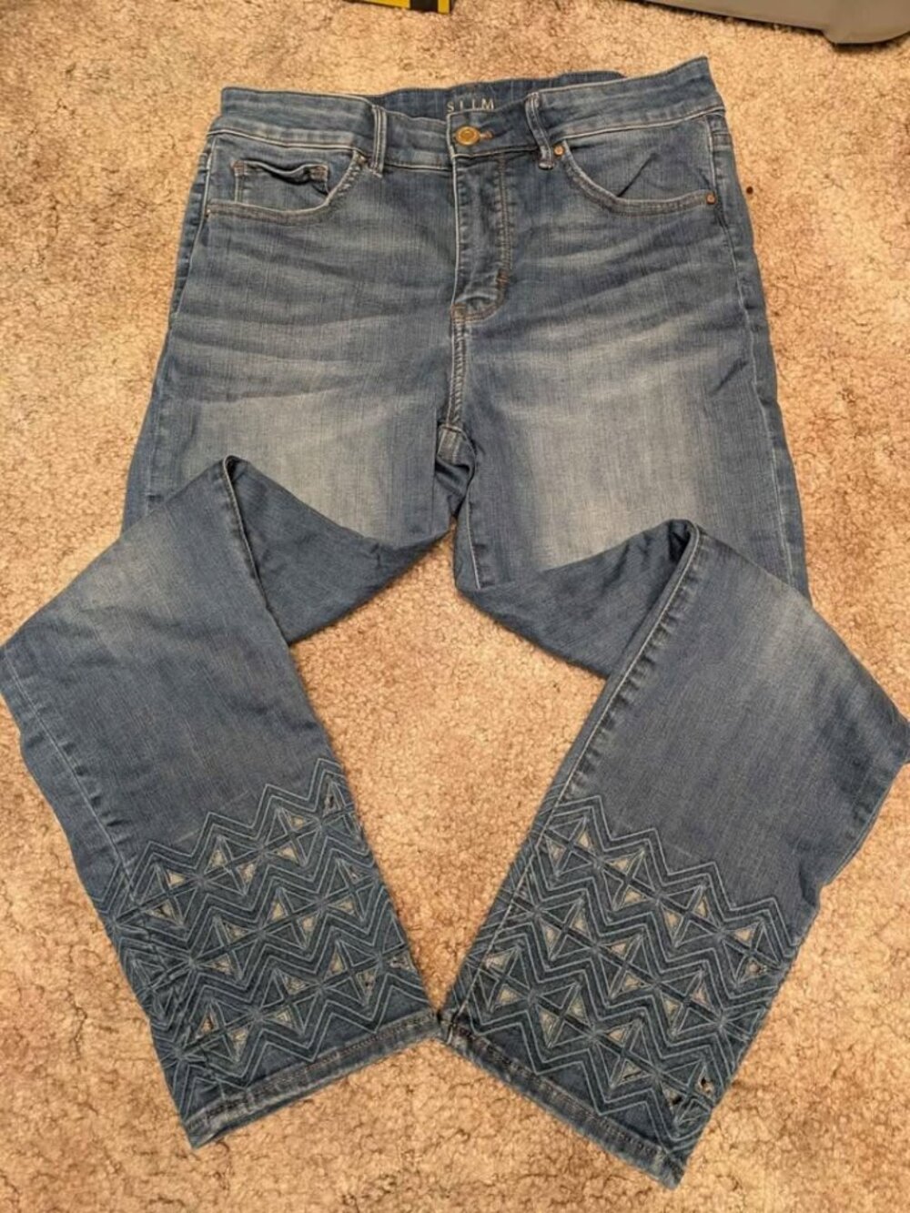 White House Black Market The Slim Crop Jeans Size 6